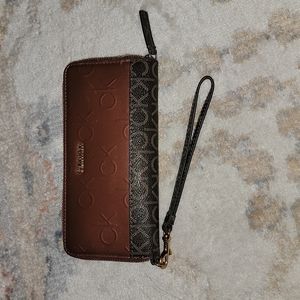 Calvin Klein Wallet in Terra Cotta